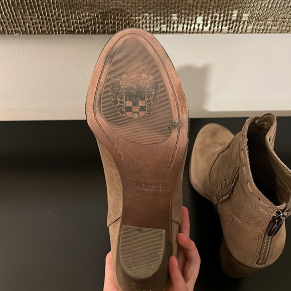 Vince Camuto FRETZIA Perforated Suede Leather Ankle Booties - Picture 5 of 9